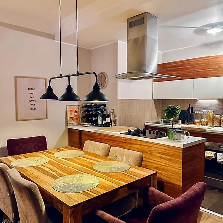 Modern Luxury In Heart Of Apartment